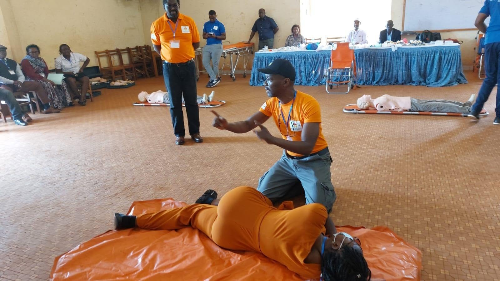 Atelier pratique de premiers secours avec mannequins